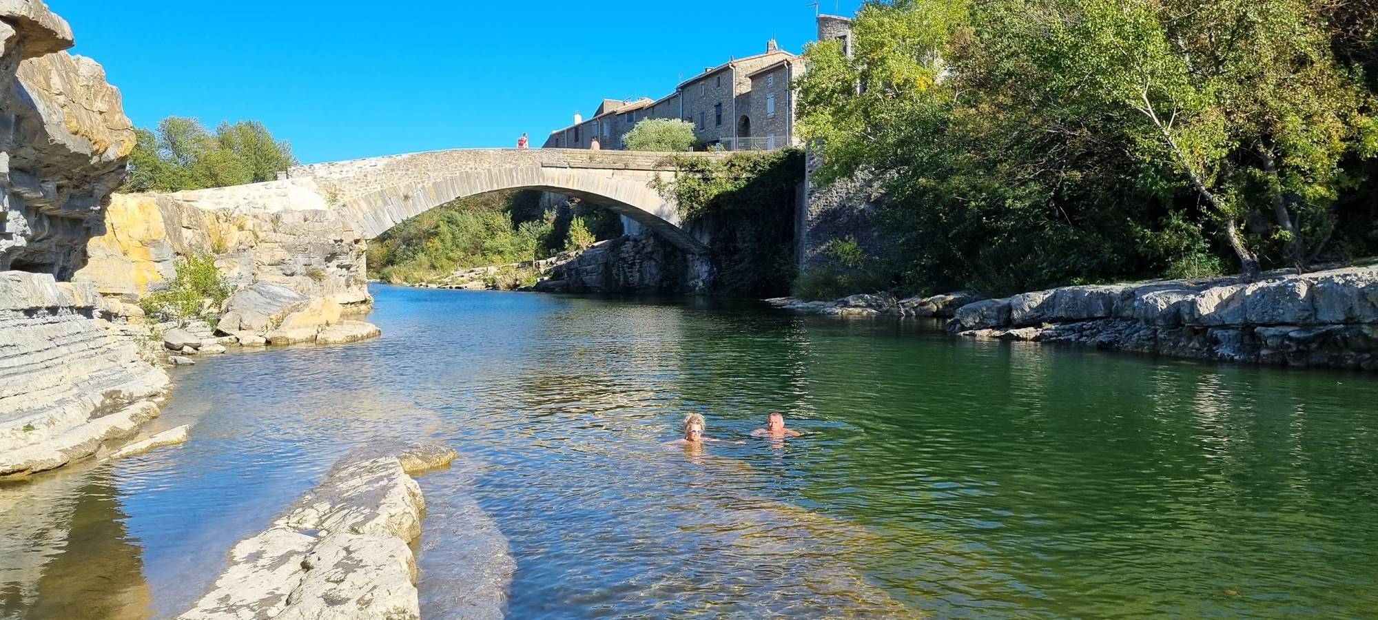 baignade sur l'Orbieu à Ribaute