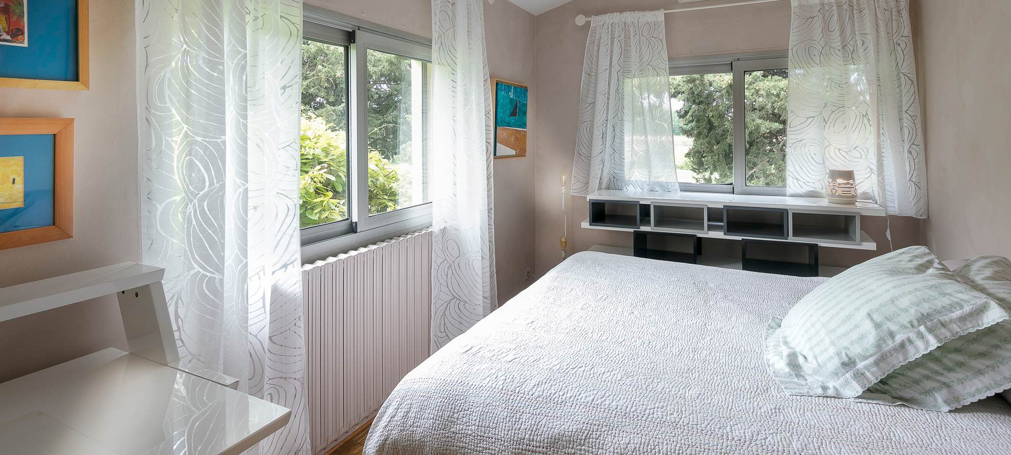 Chambre 1er étage vue parc.  2 lits simples possibilité de rapprocher.