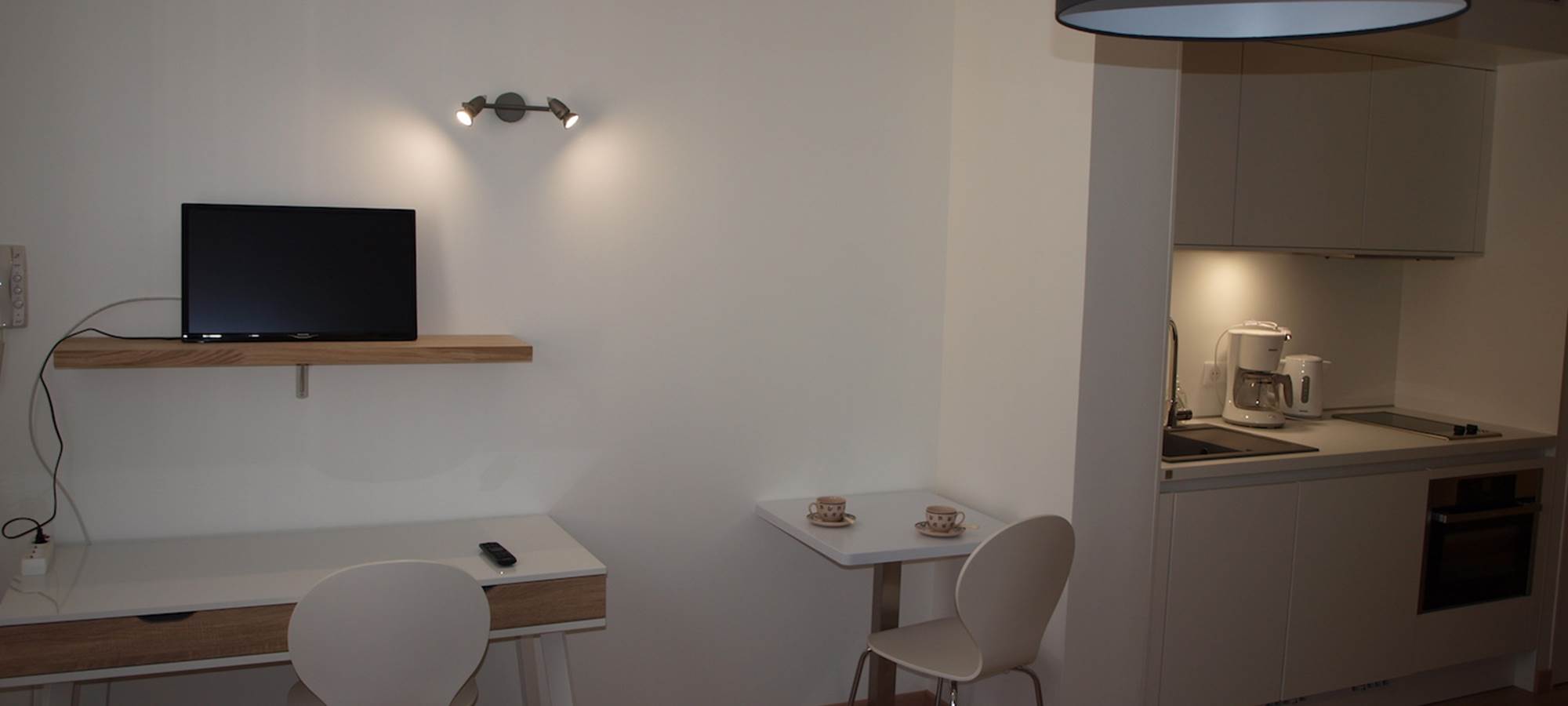 Studio 2 espace bureau et cuisine