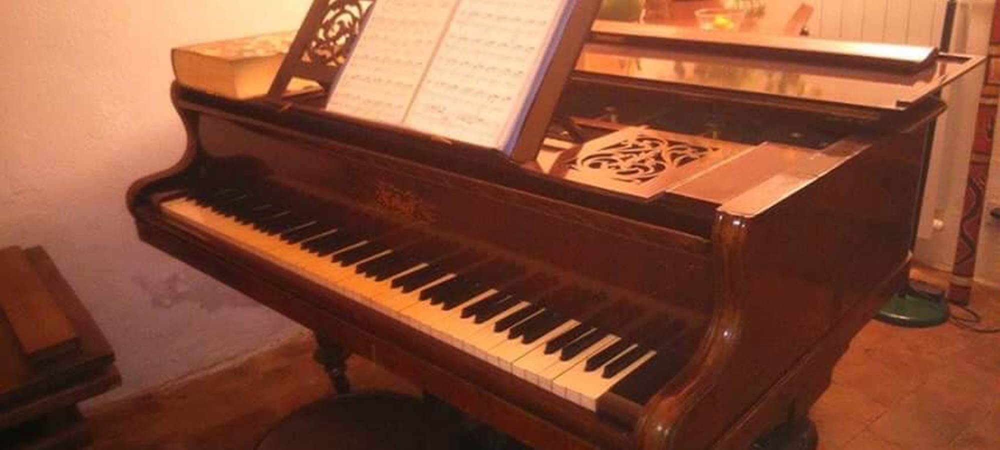 piano demi- queue 1872