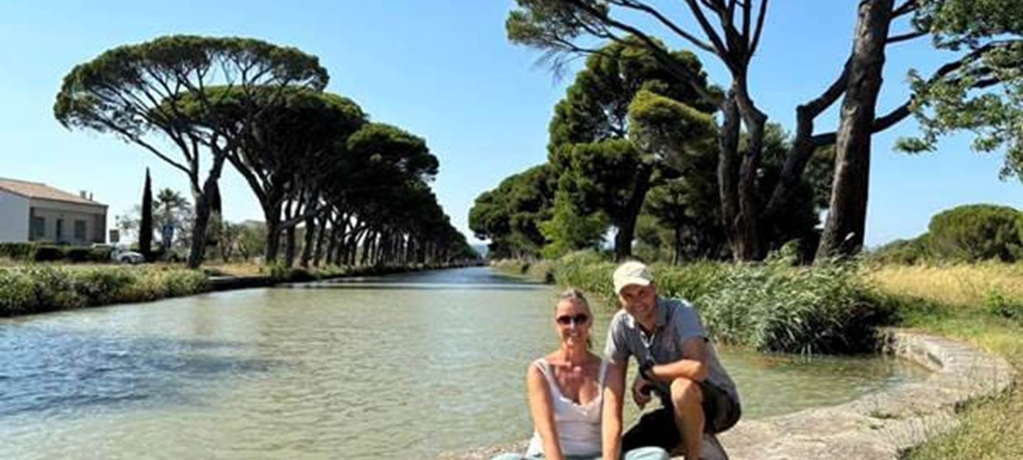 nous au bord du canal du midi