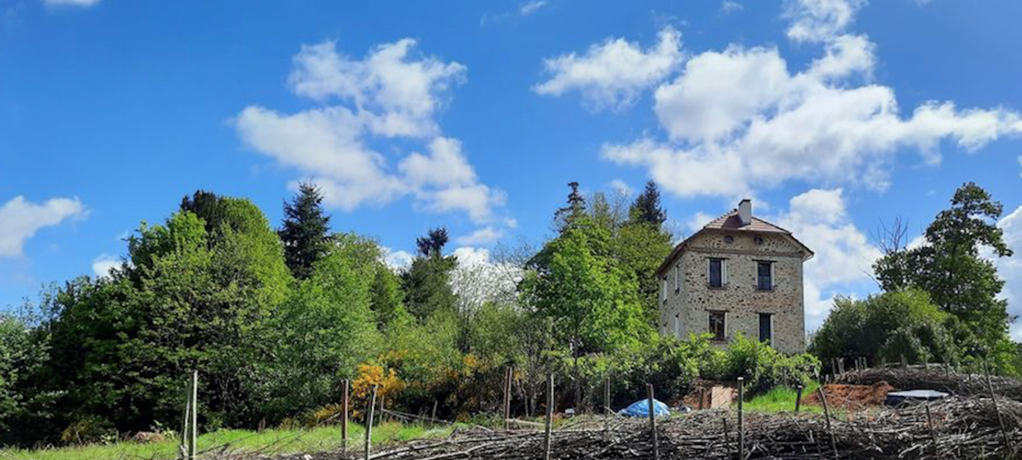 Maison d'hôtes Il était une fois - La maison au milieu du parc
