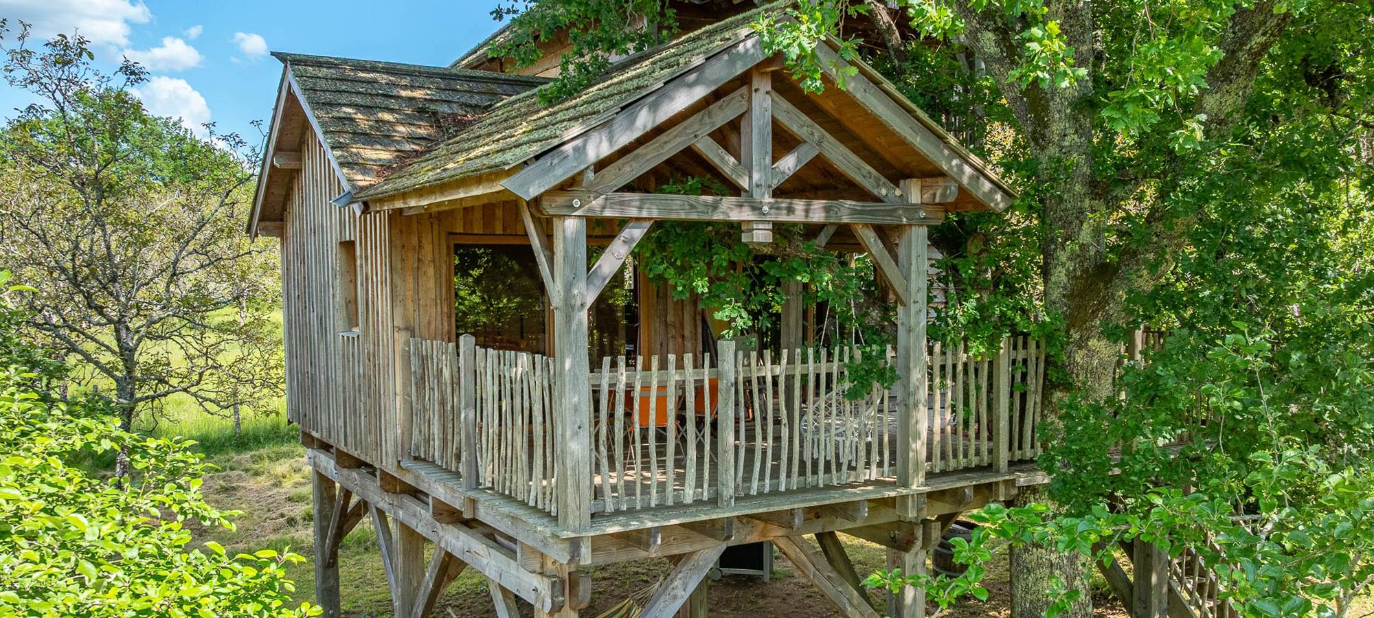 INYAQAB Dordogne Périgord Il n'y a qu'à Banne Grande Cabane perchée dans les arbres