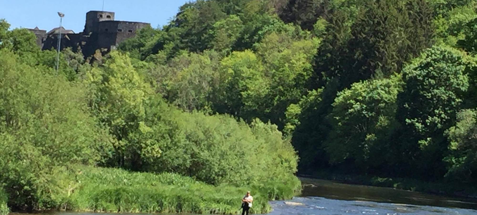 Rivière et château