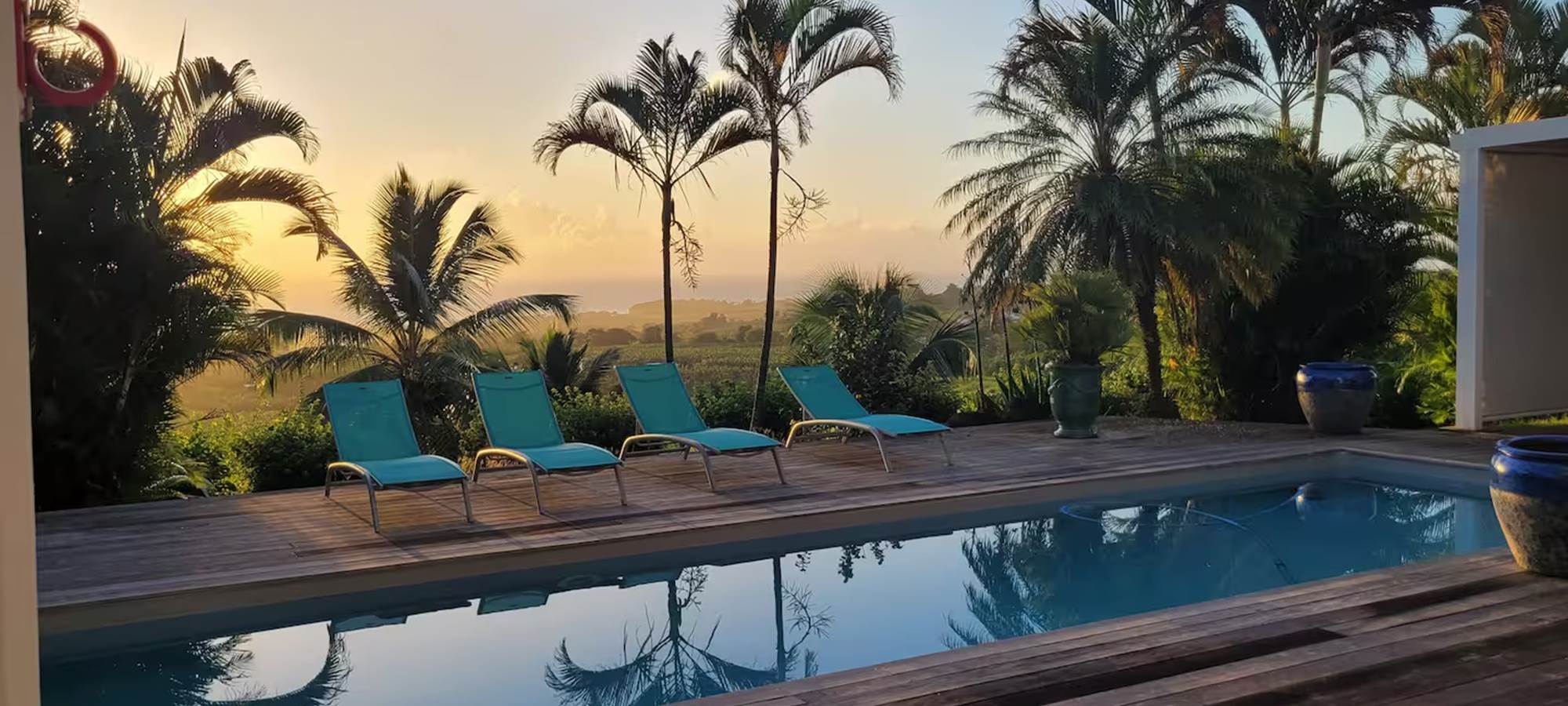 piscine-jardin-habitation-tara-guadeloupe