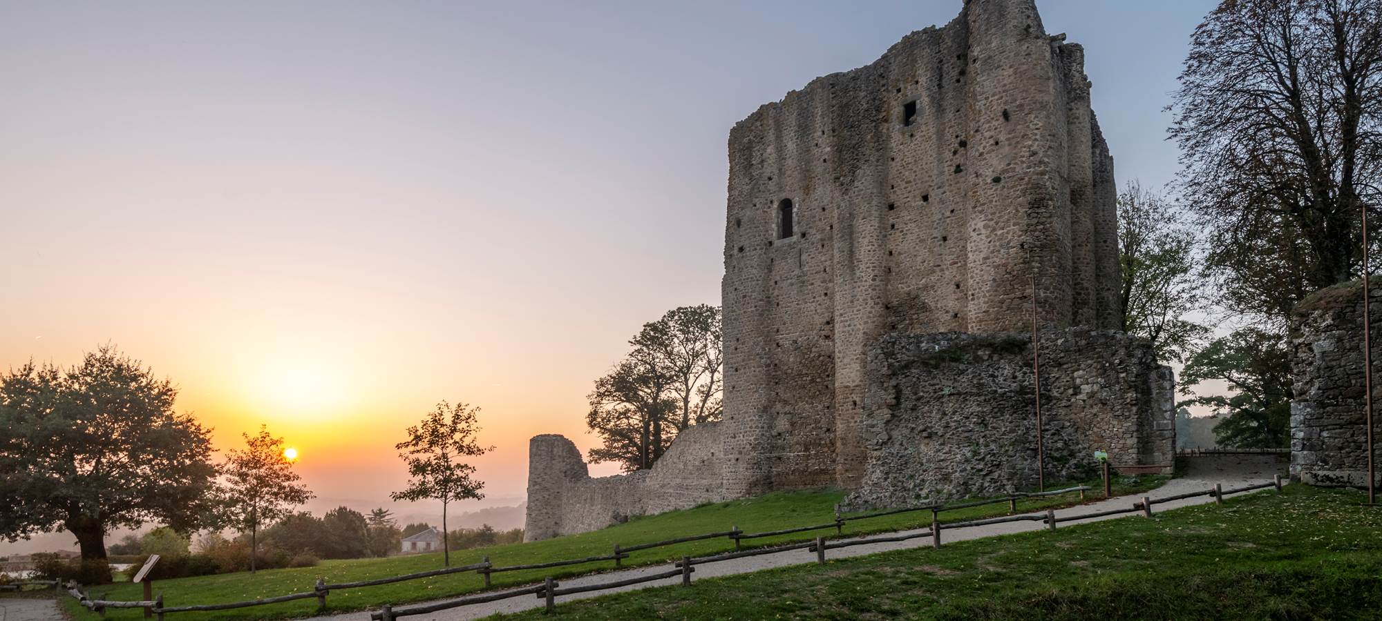 chateau de pouzauges