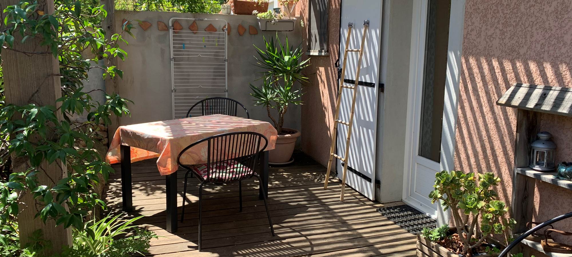 La terrasse de la chambre "AMANDIER"