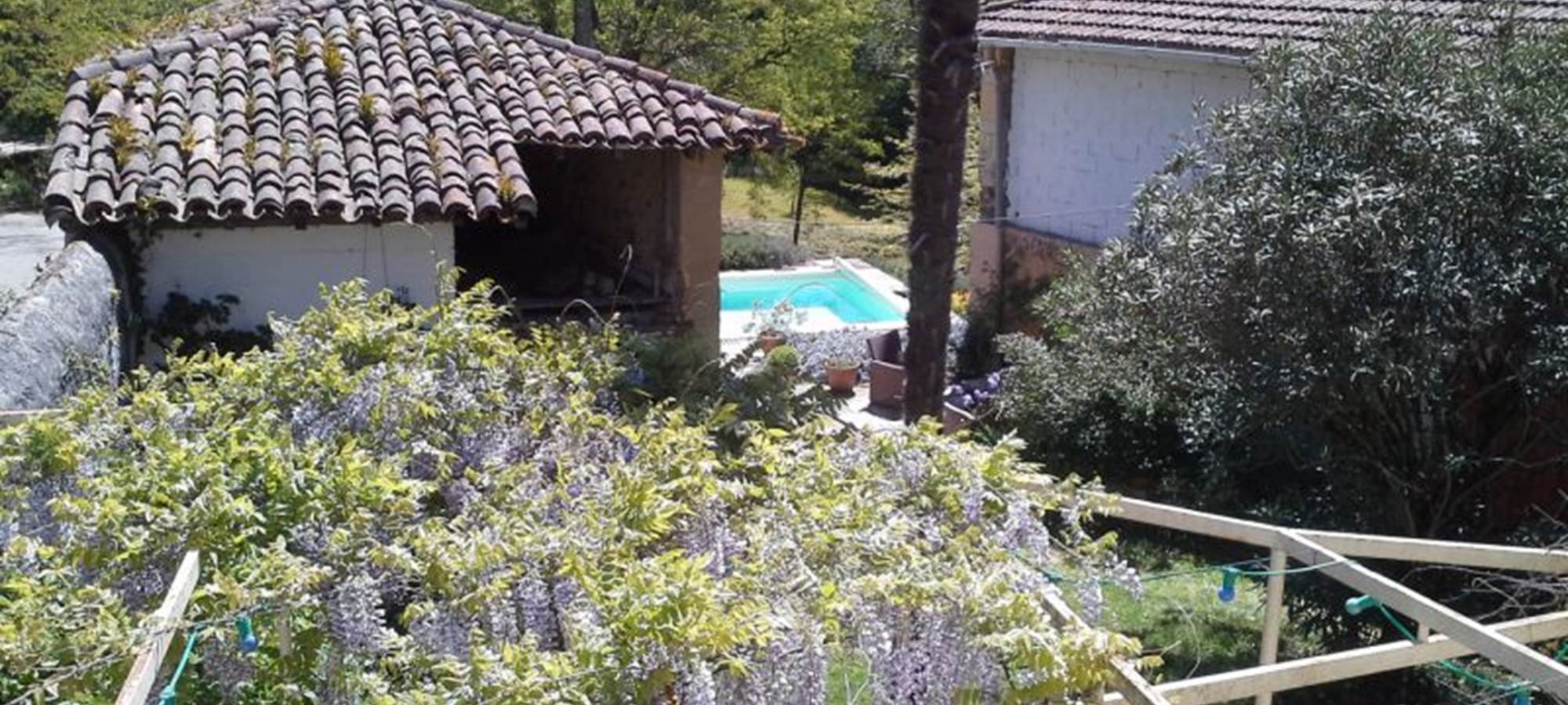 Le patio, la soue et la grange