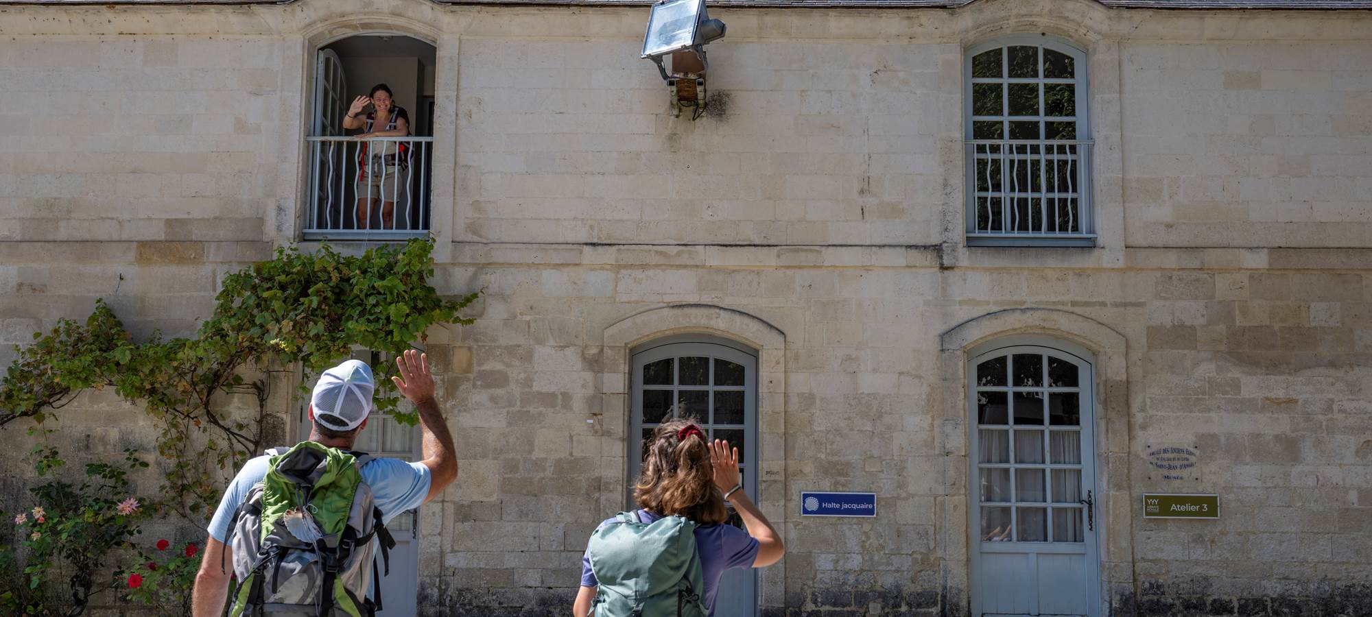 Saint Jean d'Angely - Arrivee pelerin gite - AFCC JJGelbart - light