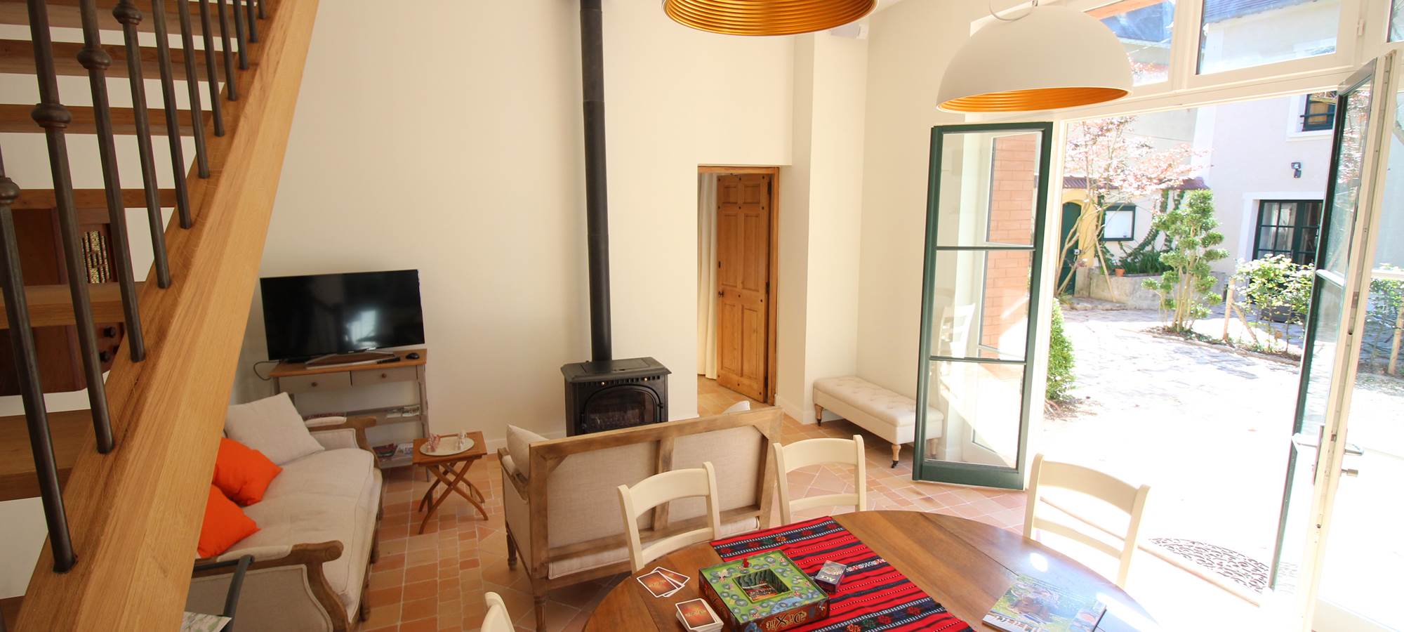 Une maison privative pouvant accueillir 7 personnes avec tout le confort possible