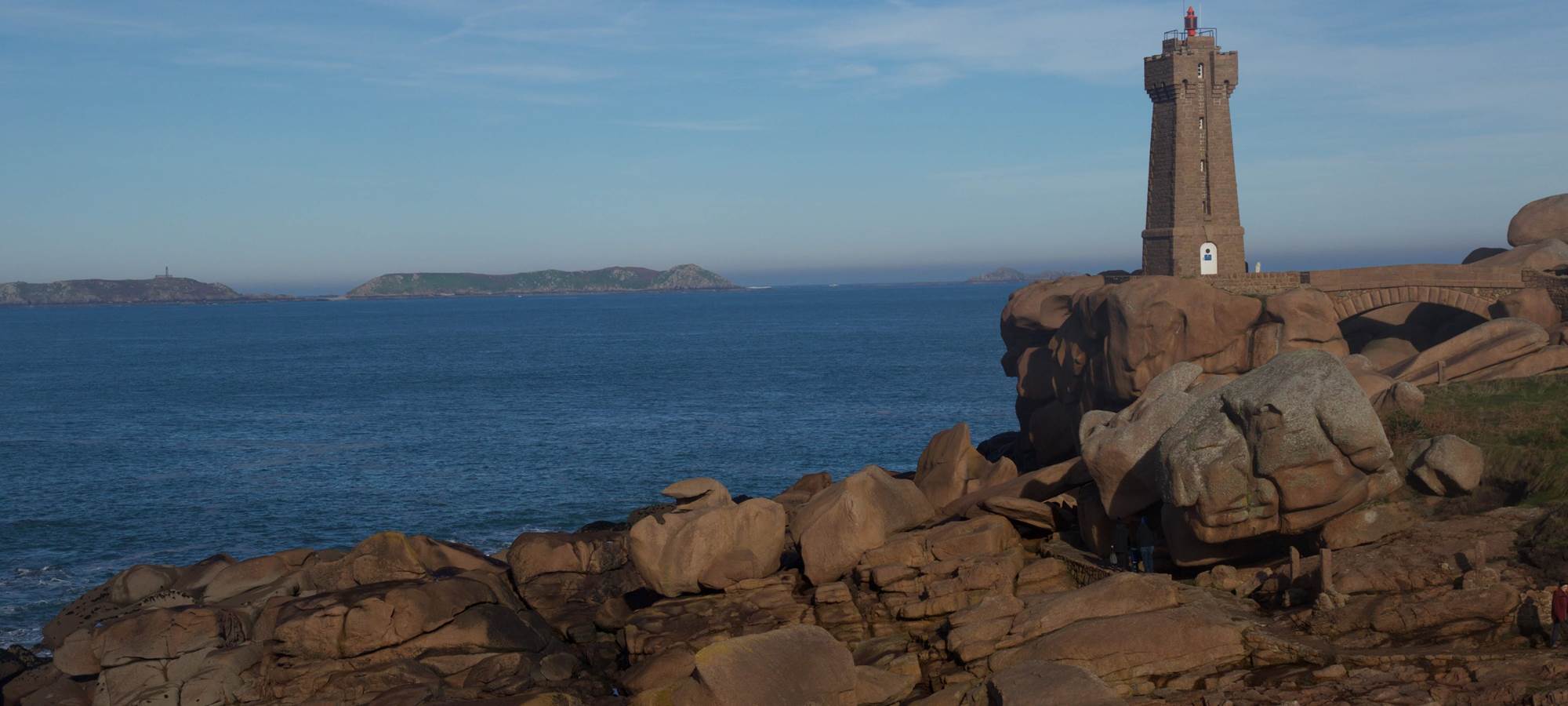Vue sur le phare de Men Ruz - Ploumanac'h - Côte de Granit Rose