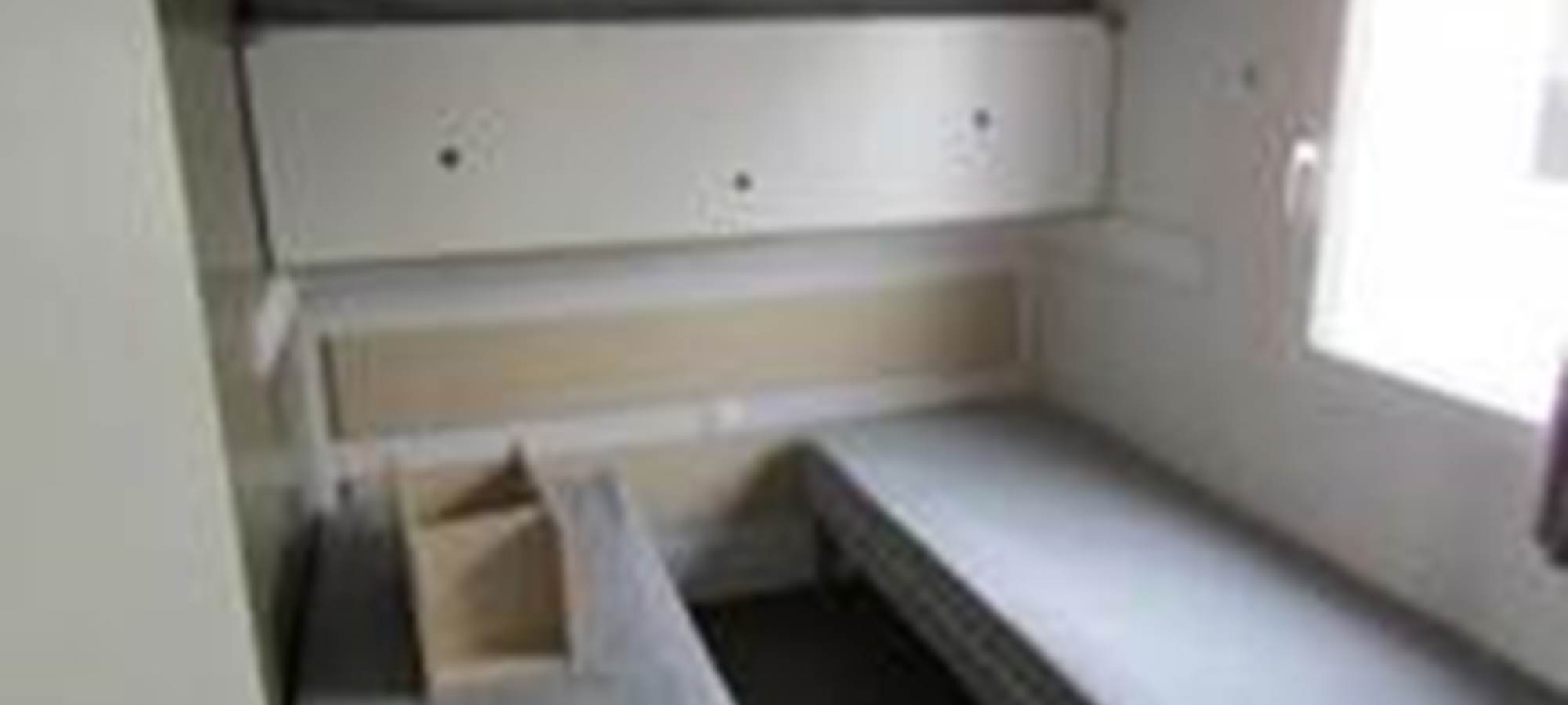 Chambre 2 des mobils homes Namasté et Nymphe 2 lits simples et 1 lit 140x 80