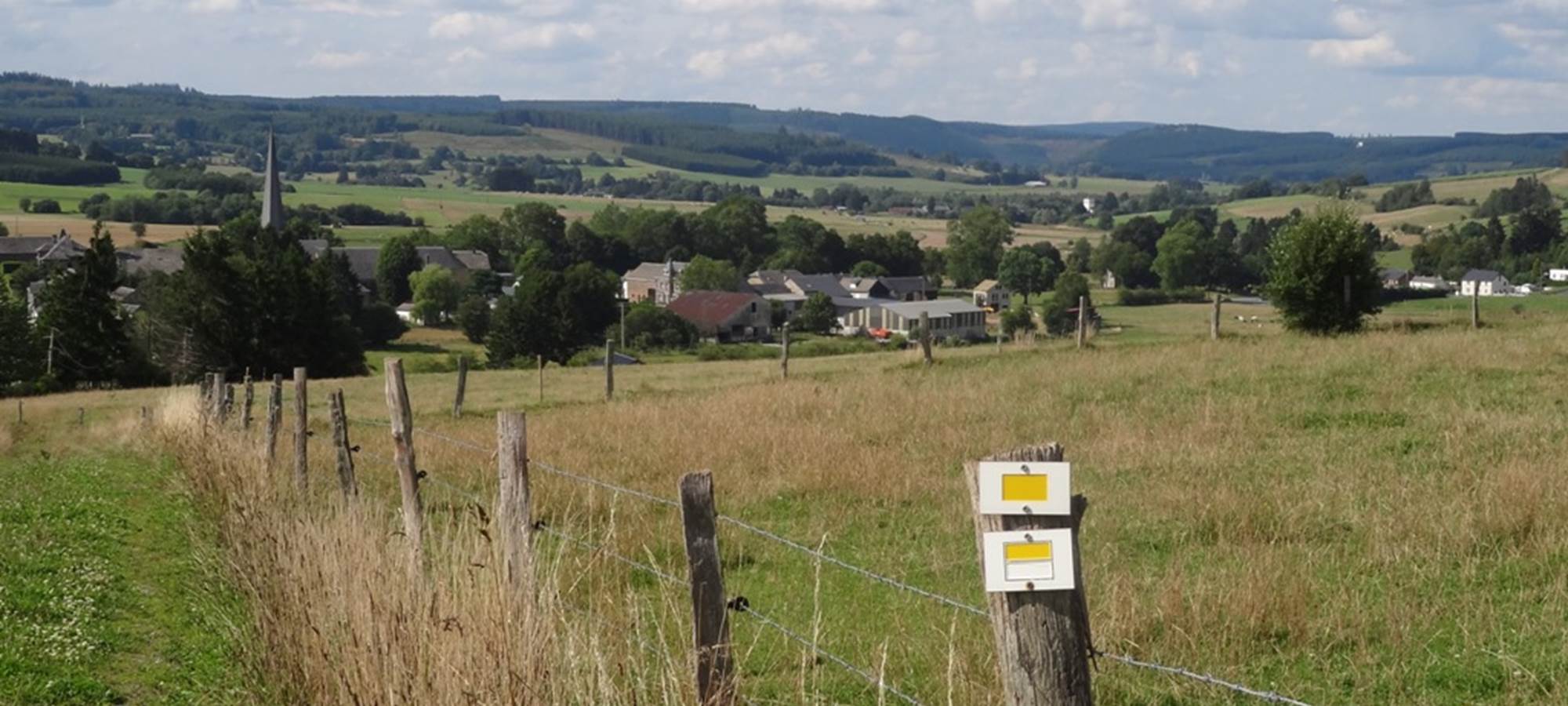 tillet vue du dessus de la rue des forges
