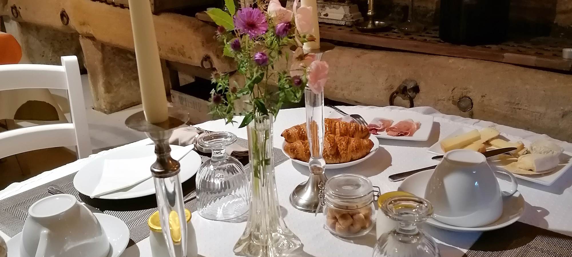 Petit dejeuner chambres sd'hotes à la Malposte à Reviers