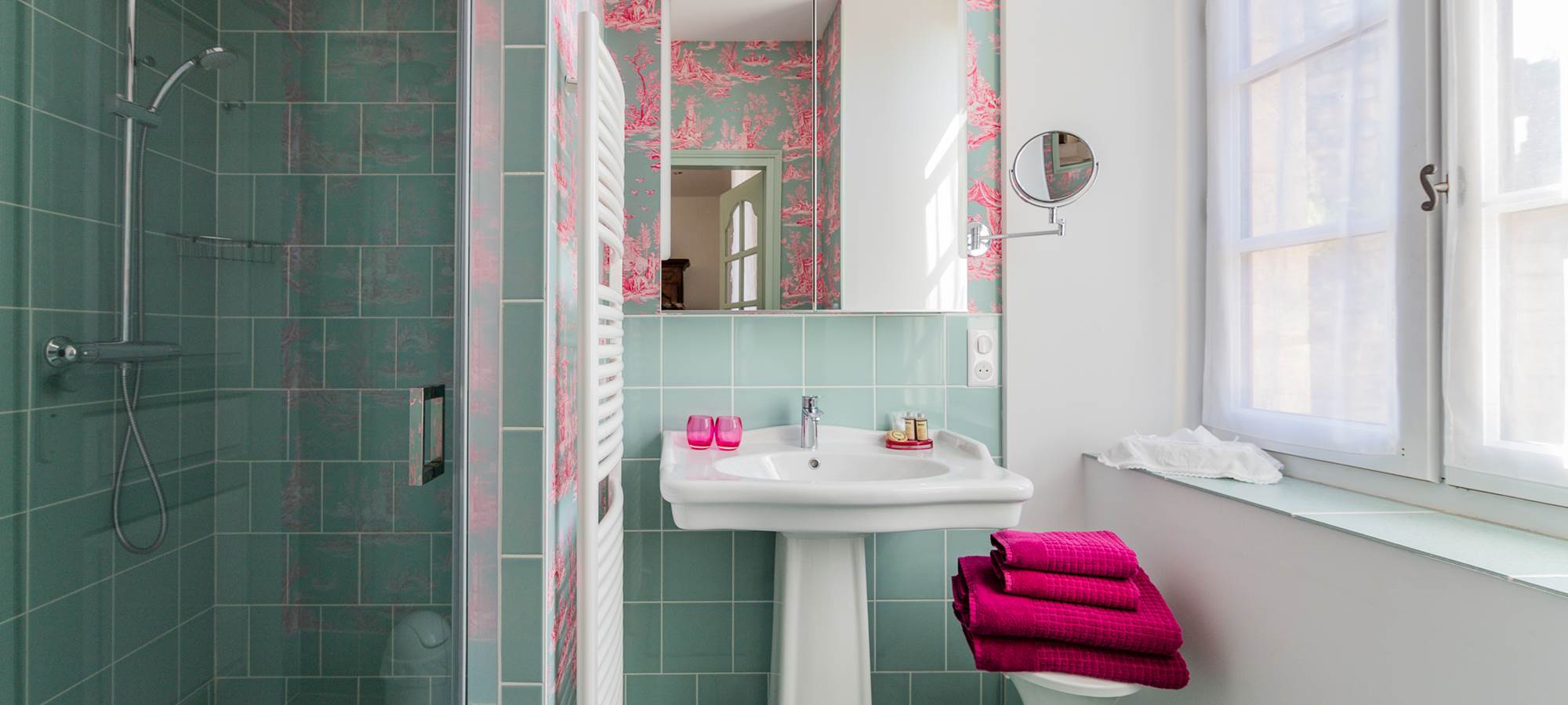 salle-de-bain-2-douche-gite-domme