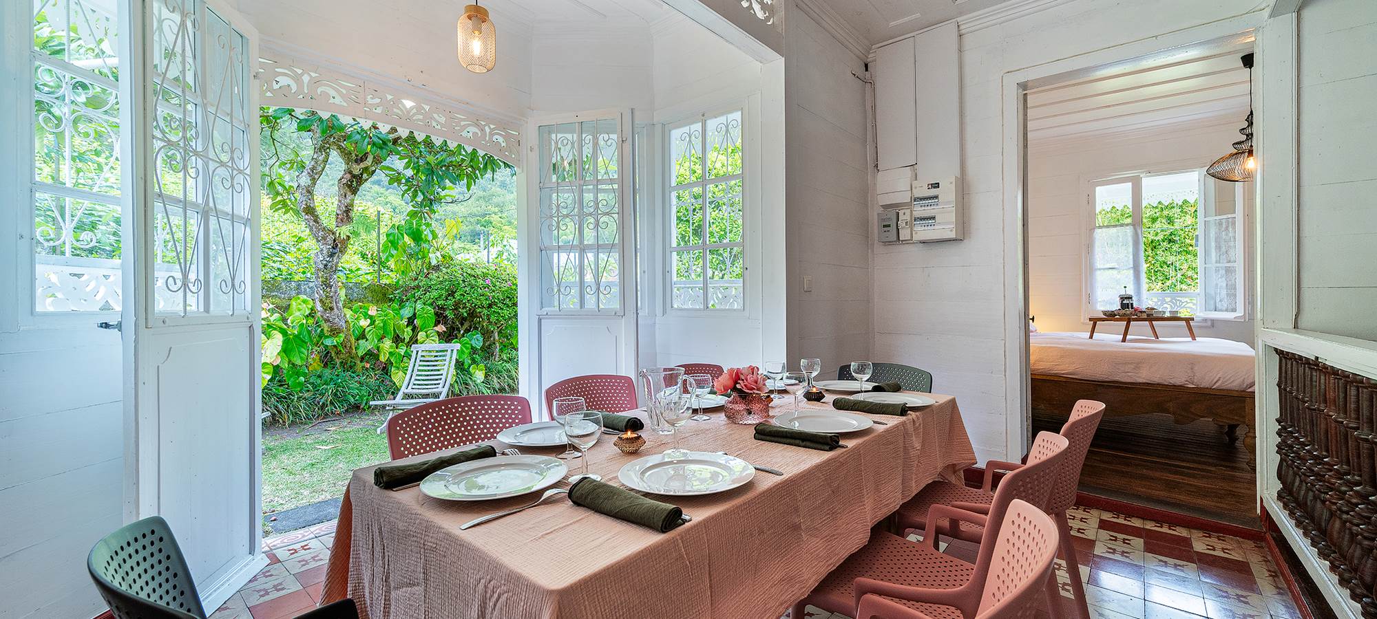 Salle à manger vue jardin
