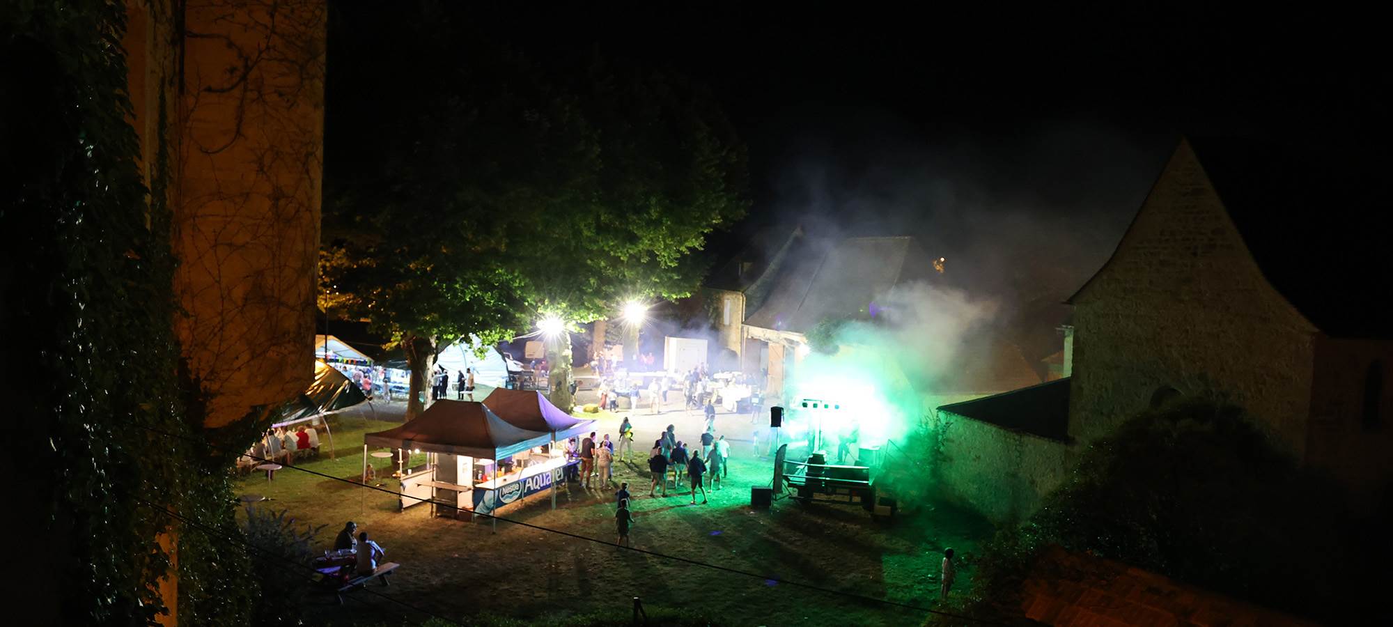 chateau-saint-chamarand-hebergement-groupe-lot-village