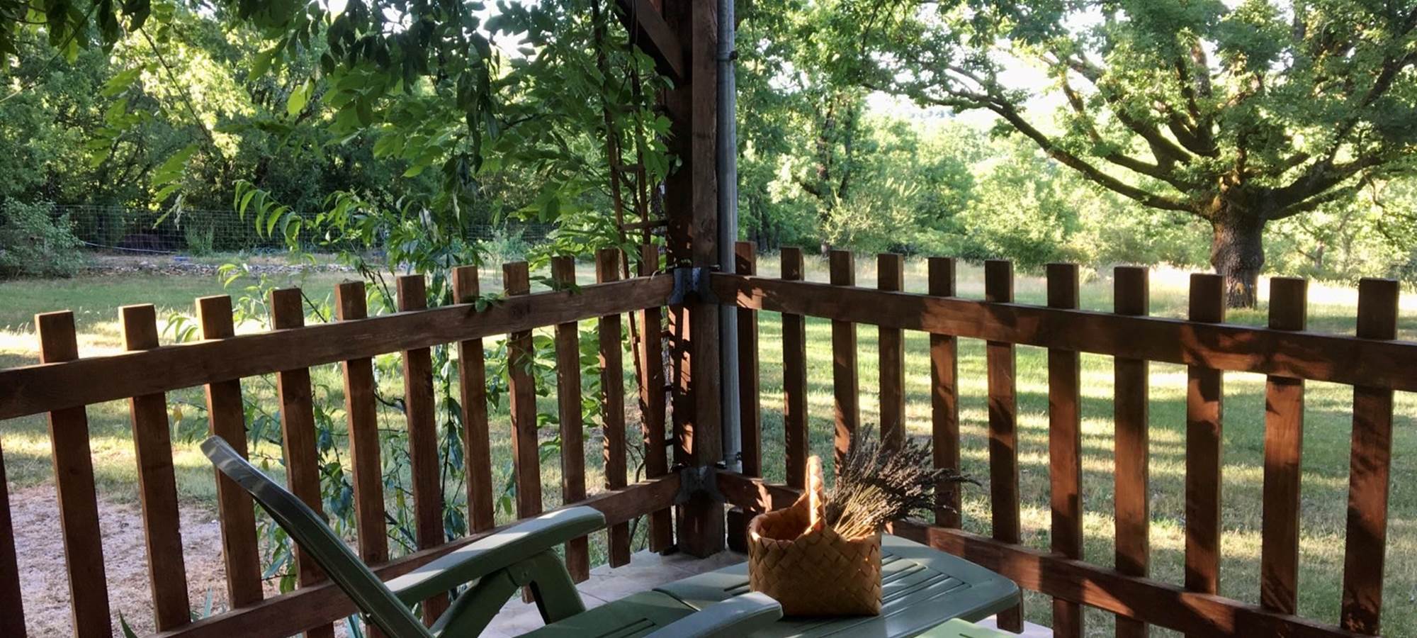 Coin lecture sur la terrasse