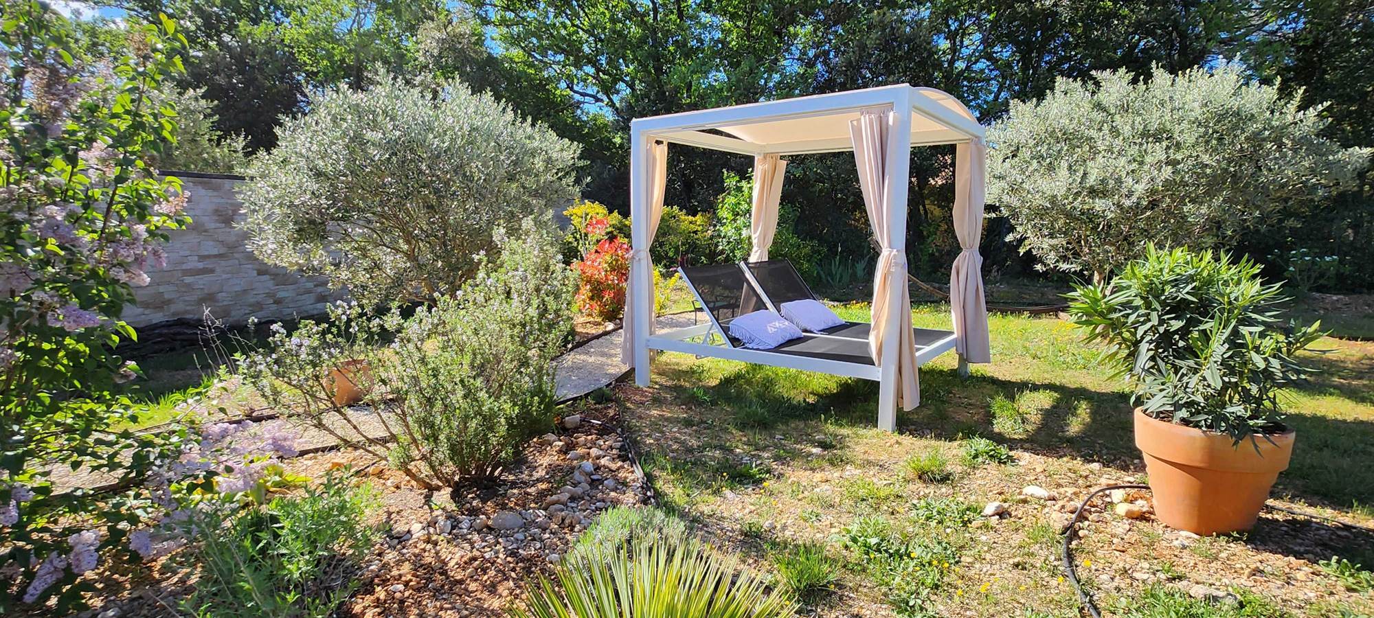 24 lit balinais gite 2