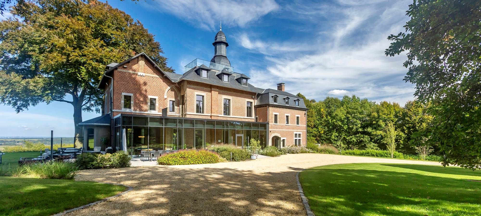 Extérieur facade avant face gauche