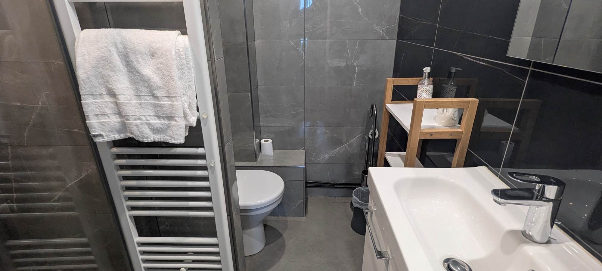 Salle de bain individuelle hotel jean bart paris 6 jardin du luxembourg