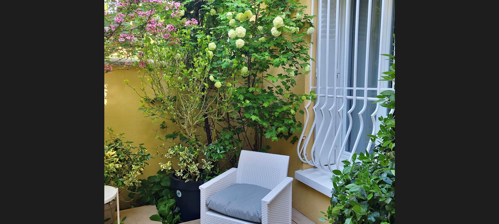 VILLA DU LAC VICHY - patio salon de jardin