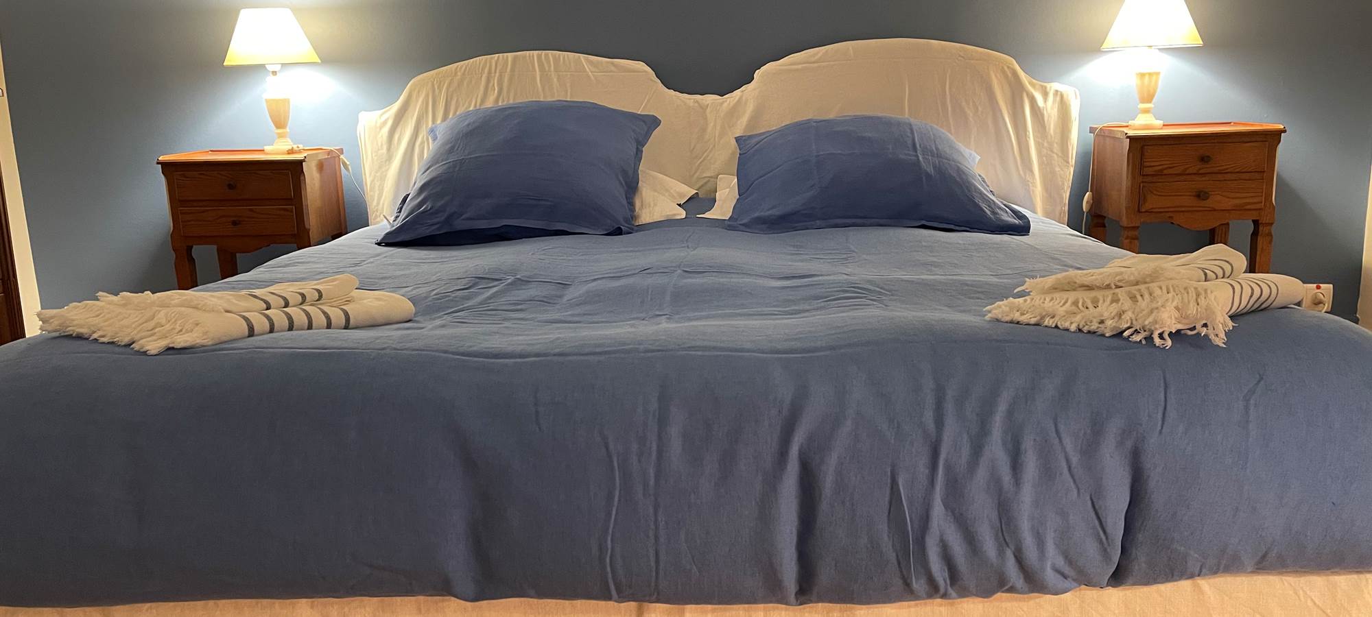 Gite-proche Angers-grande chambre lit king size