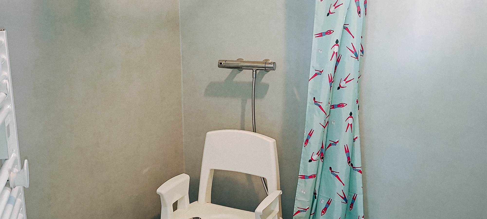 Maison salle d'eau avec douche à l'italienne