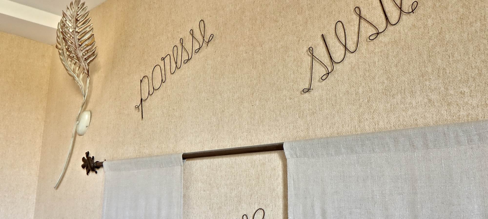 Détail Chambre double Junior Le Pas de l' Âne Saint Ondras