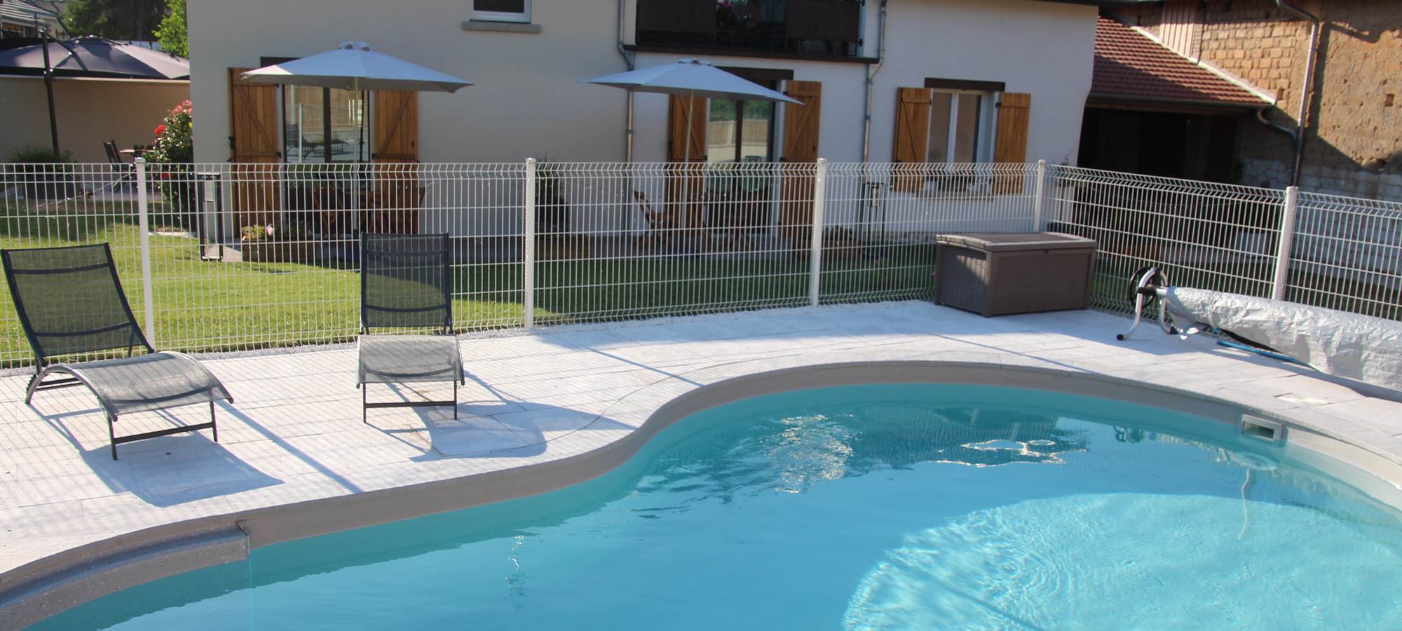 la piscine du clos des flâneries