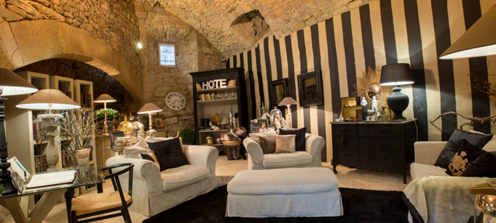 La salle des gardes du Château de Lissac