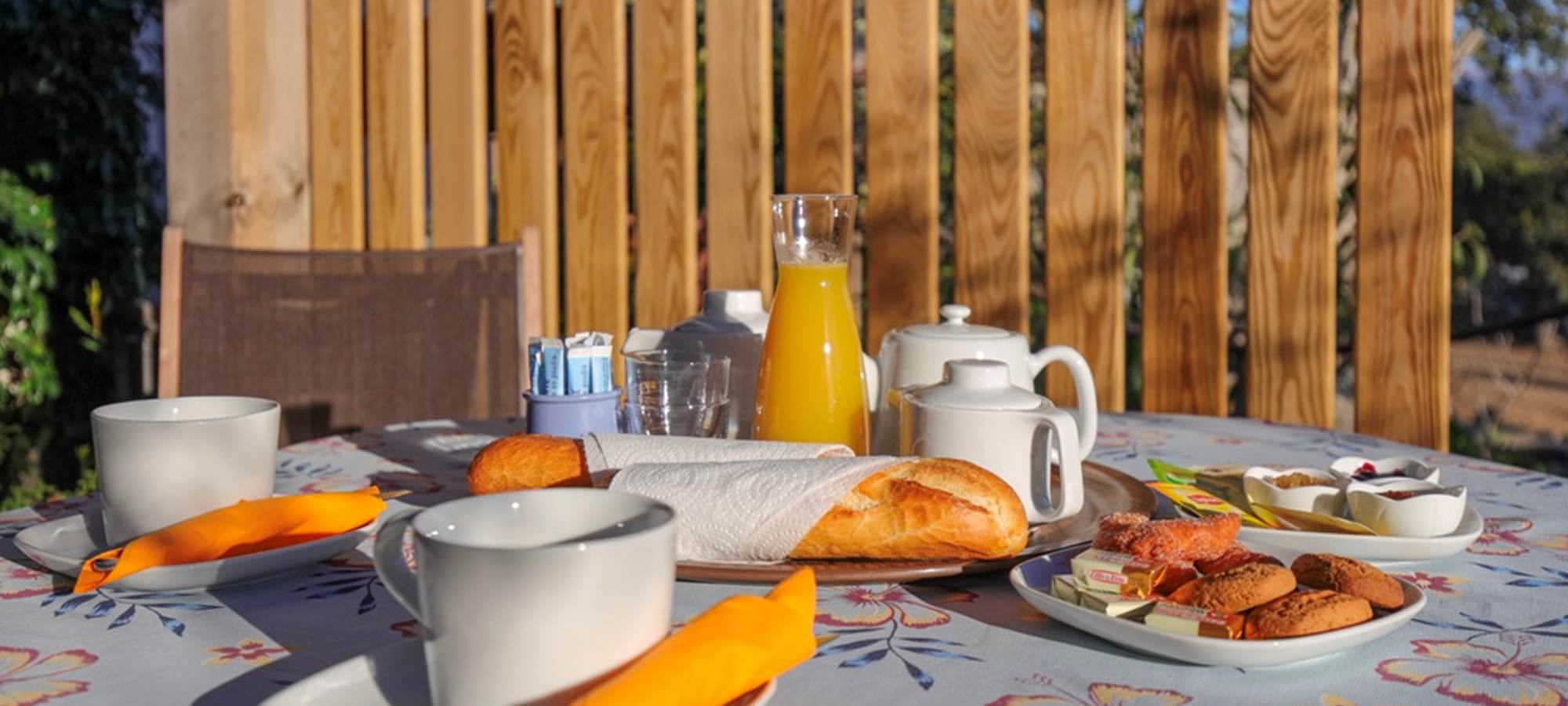Petit-déjeuner sur votre terrasse