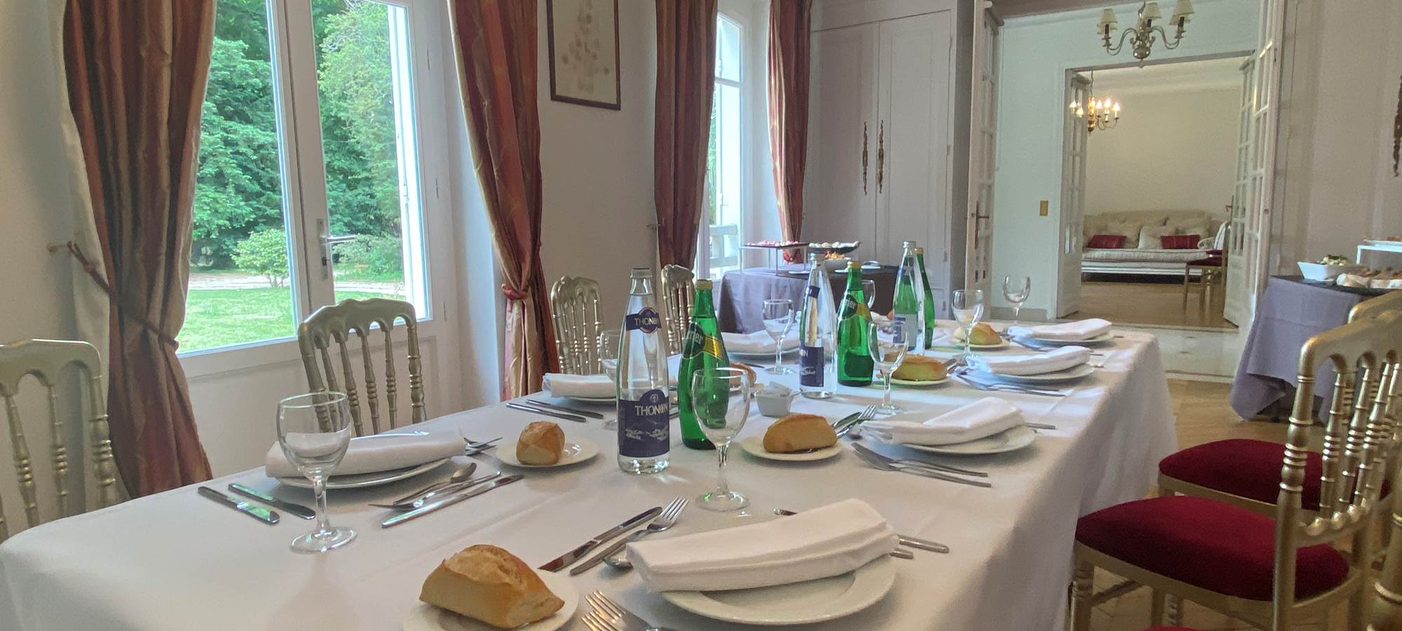 Salon privatif - Déjeuner confidentiel entreprise