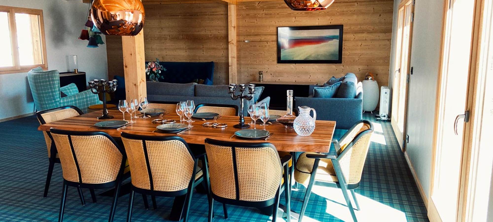 Chalet-entier-table-pour-6