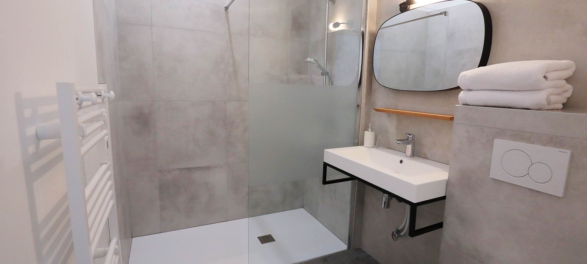 Salle d'eau Pierre Brut