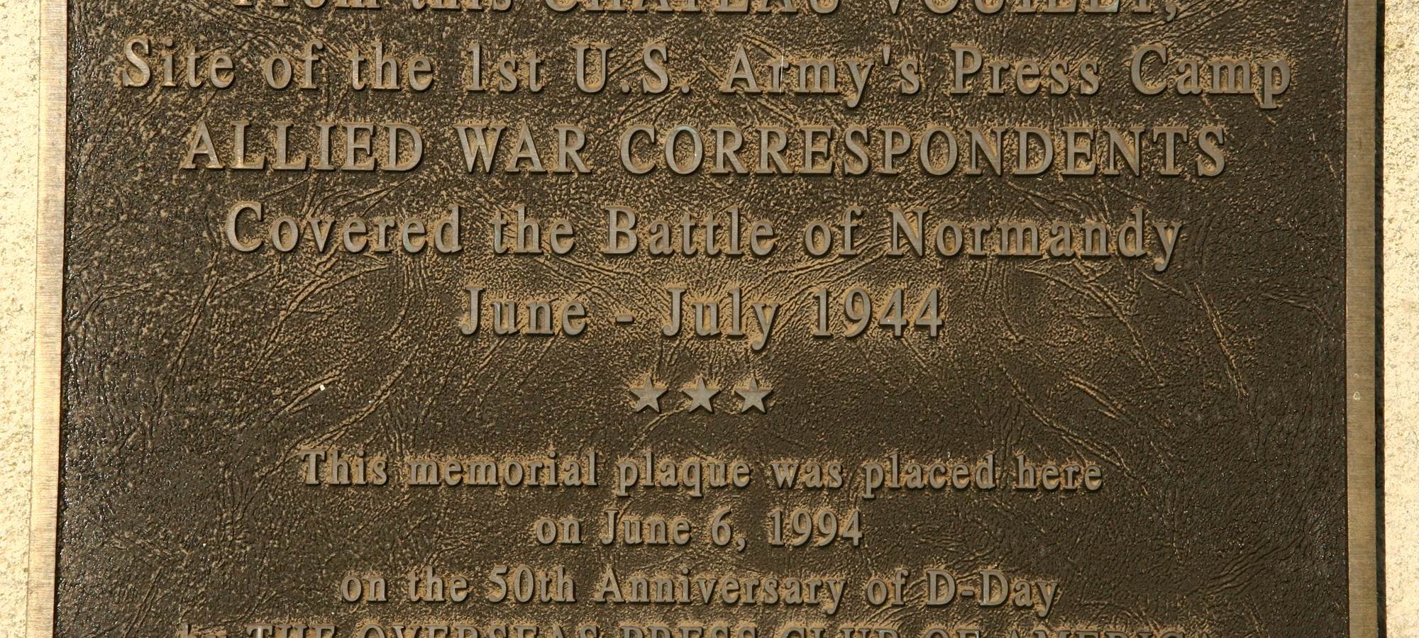 Robert Capa et 50 autres journalistes etaient à Vouilly en 1944