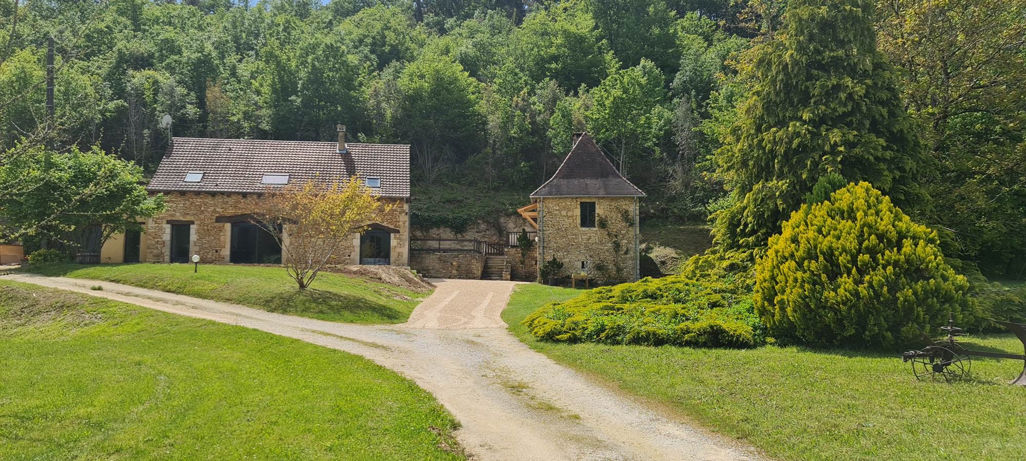 Gîtes Evasion 2 bâtiments de 12 + 5 couchages