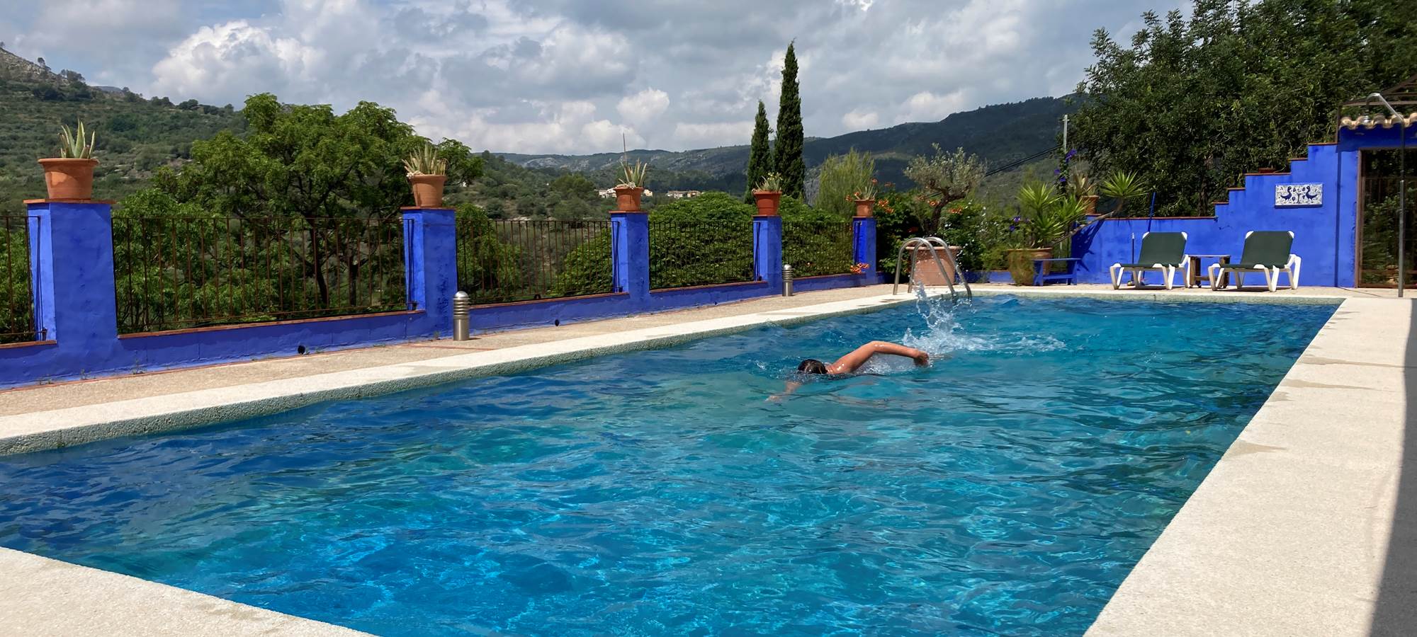 Enjoy the swimmingpool