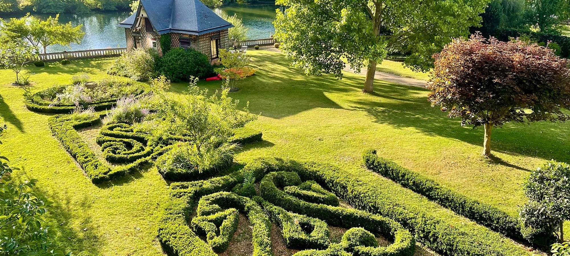 Maison d'hôtes - proche Angers - Grand jardin clos