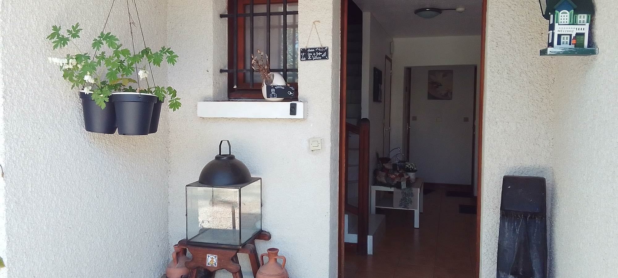 Entrée-studio-privé-les-gites-de-josefine-voltaire-ornex-ferney-voltaire-geneve-mont-blanc-jura