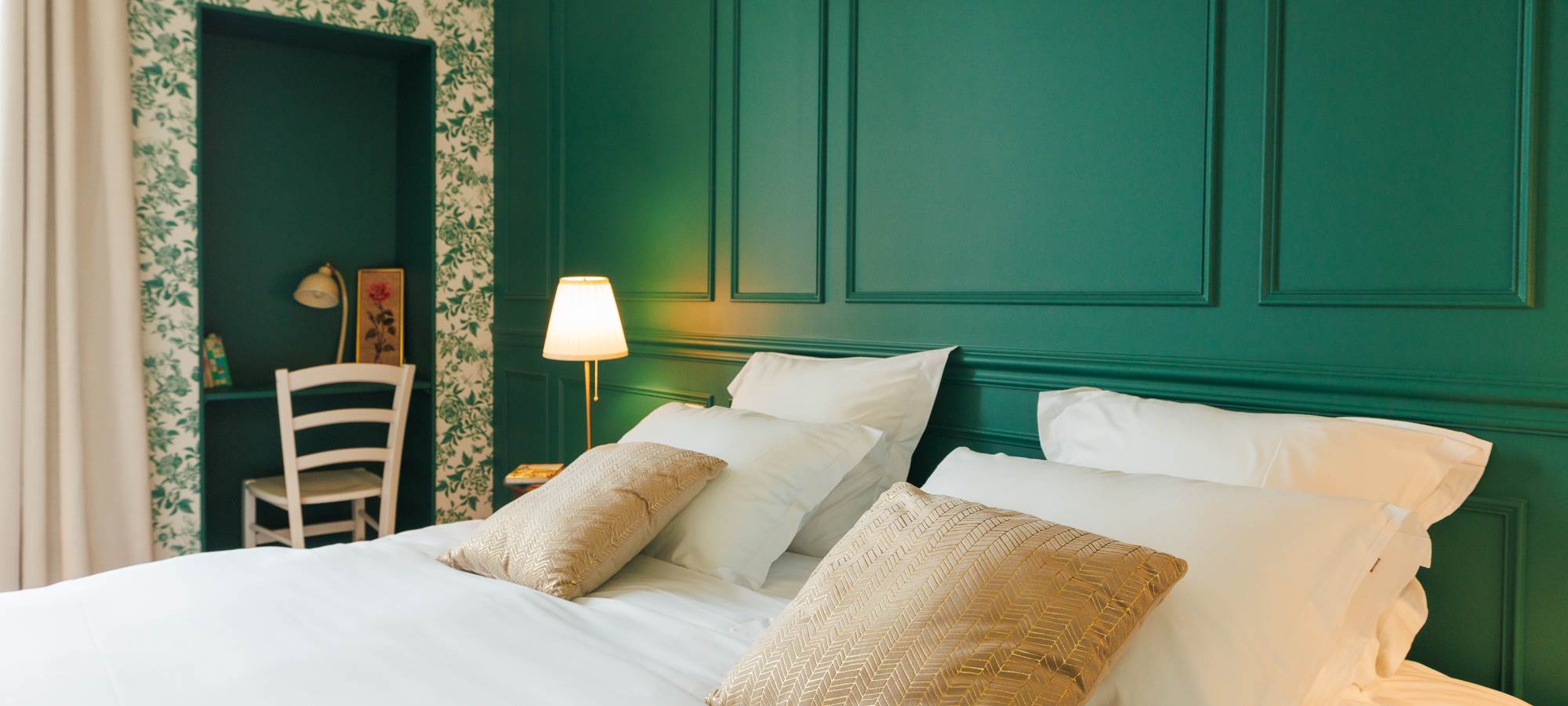 Chambre verte tête de lit gite de charme Le Quatre Feuilles proche Puy du Fou