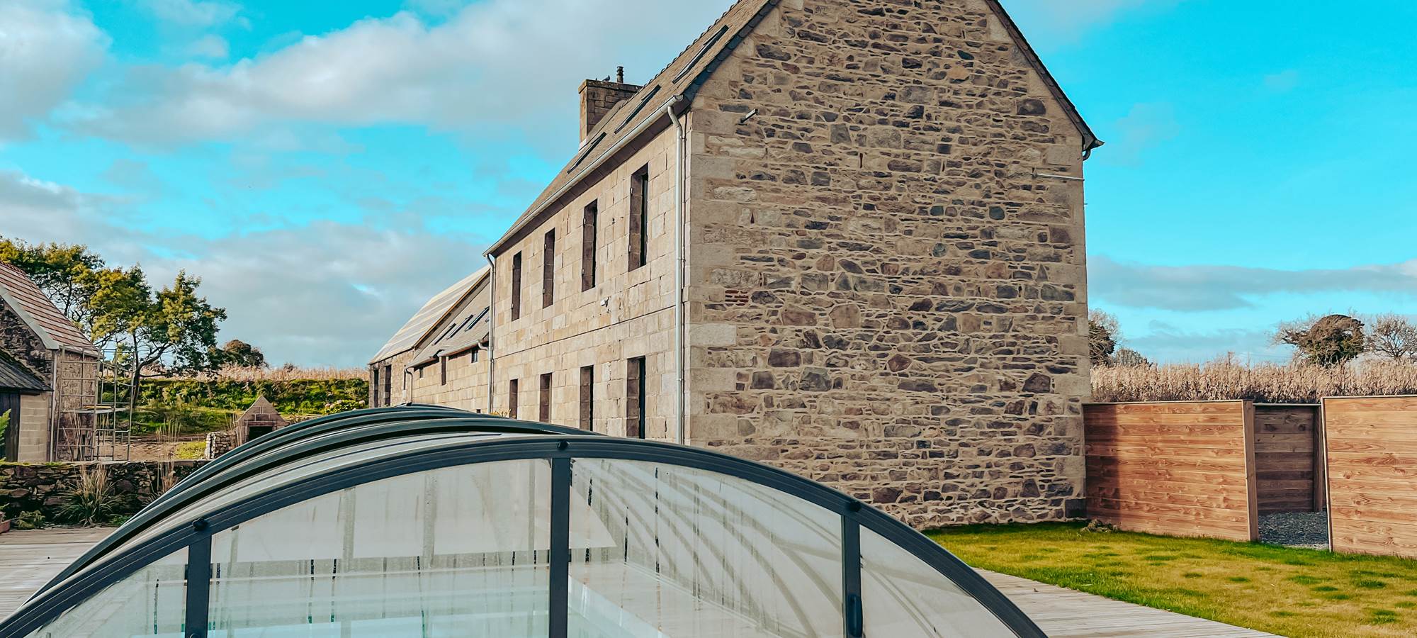 Piscine couverte Côte de Granit Rose