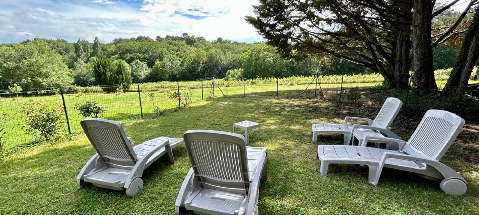 GITE DE LA RASTELLE - Salon de Jardin