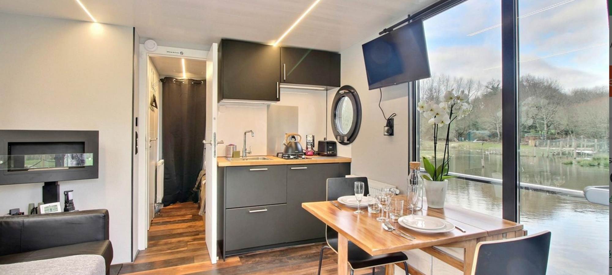 ecolodge charles ashton salon