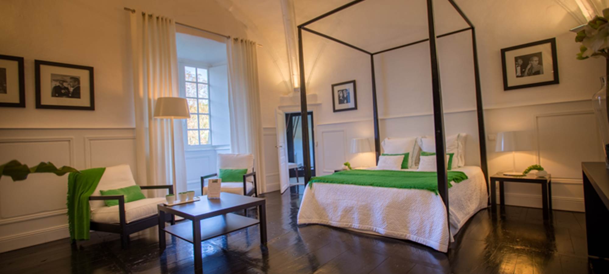 Chambre Amaryllis avec la vue sur le bourg