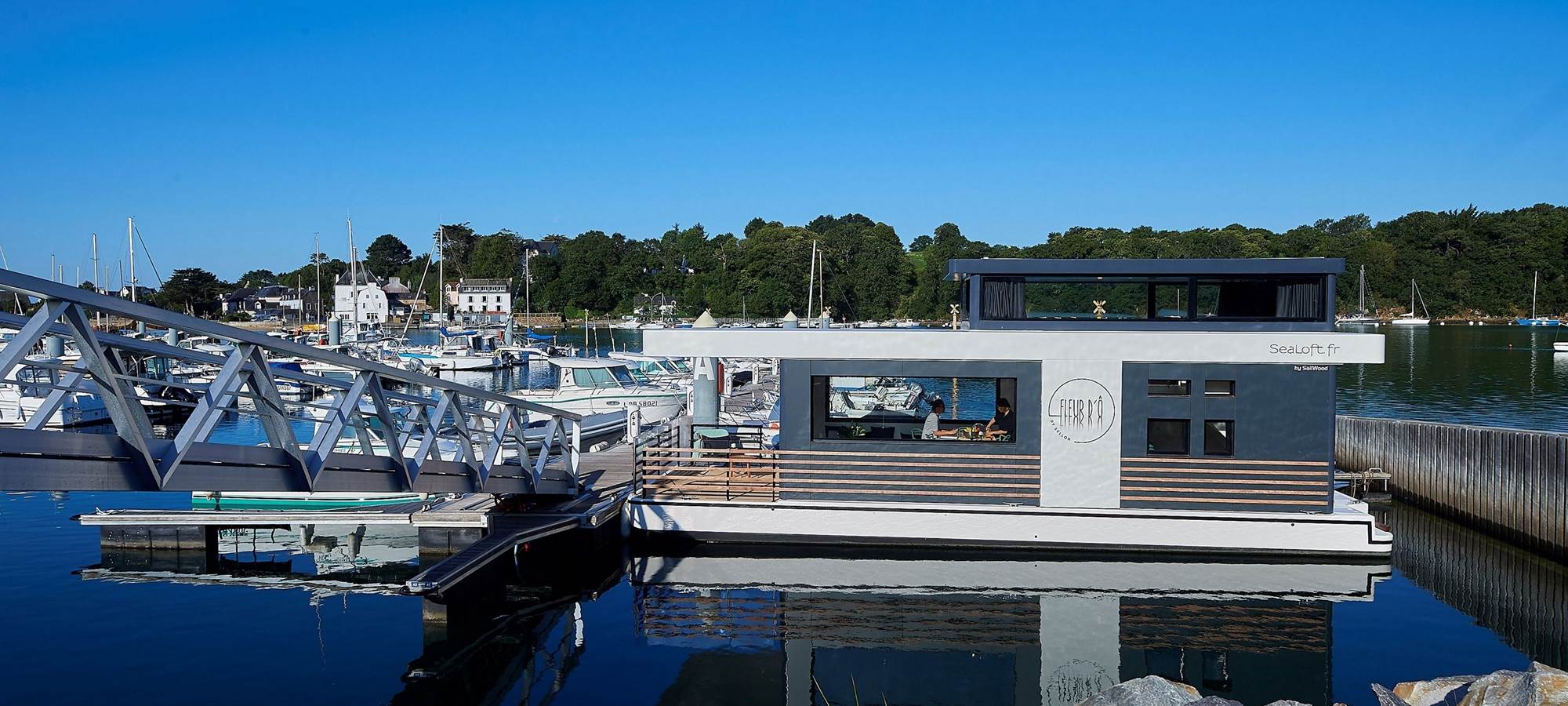 Lodge Boat Fleur d'Ô ©Y.Zedda