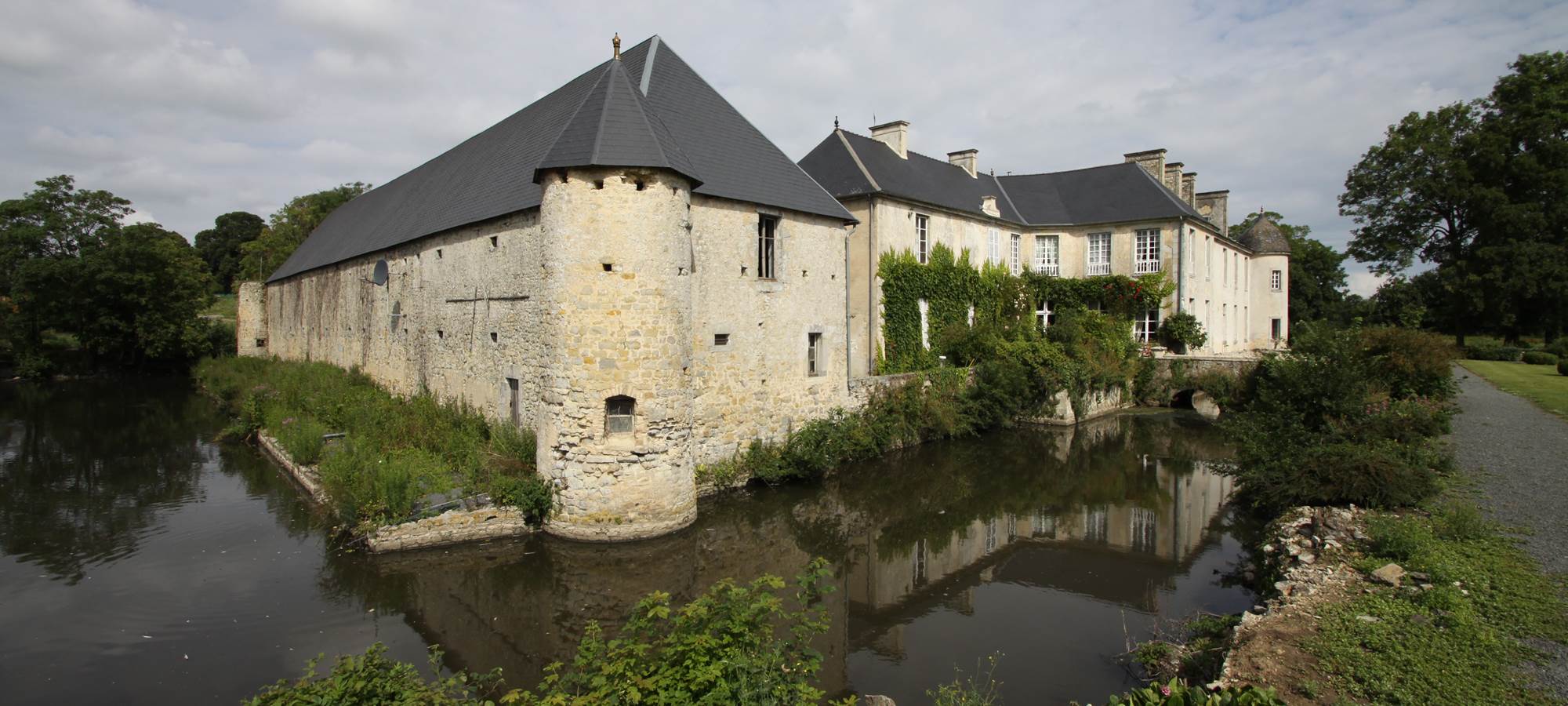 Château de Vouilly - vue extérieure