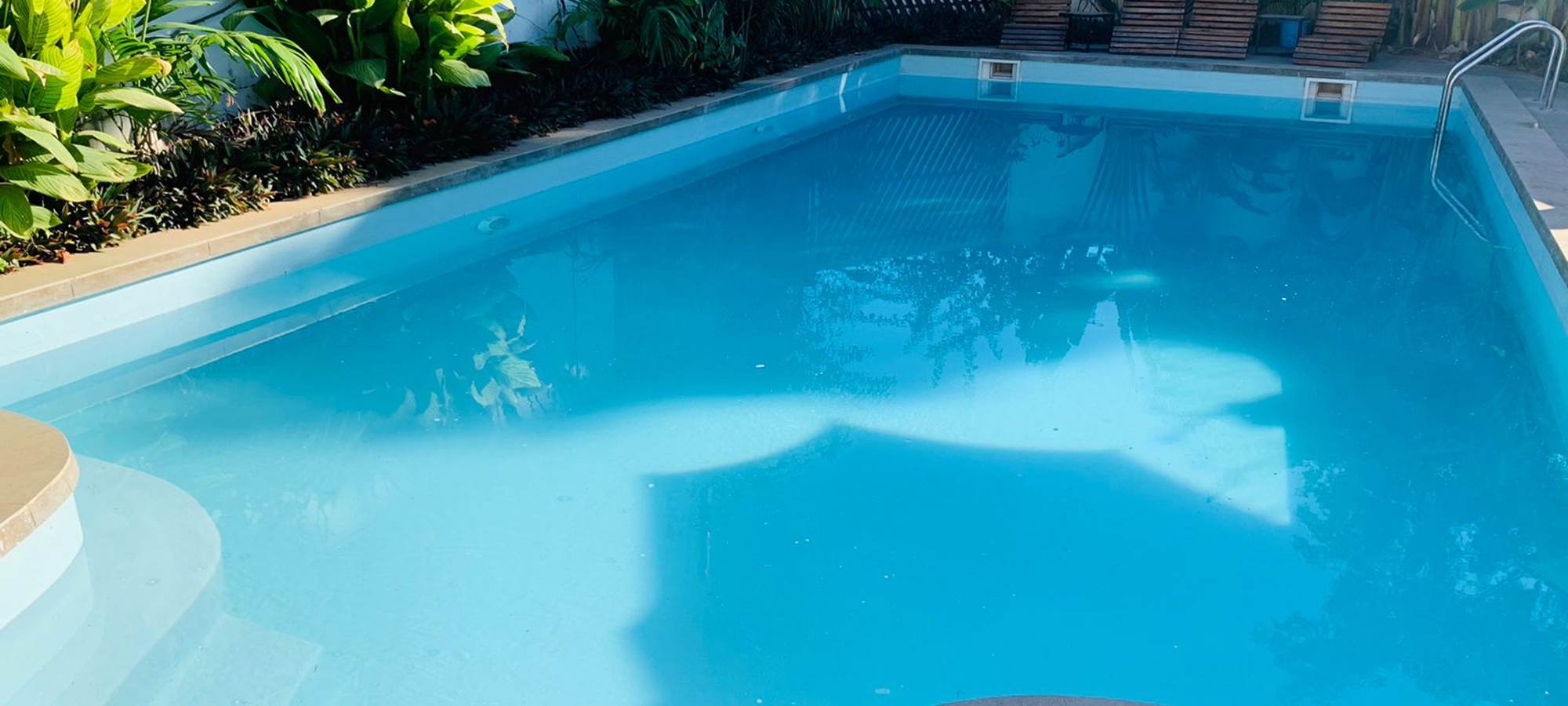 Piscine bleu