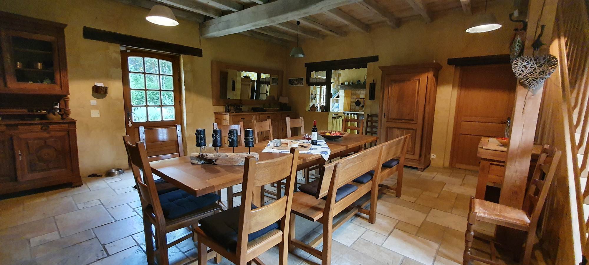 salle a manger avec cuisine