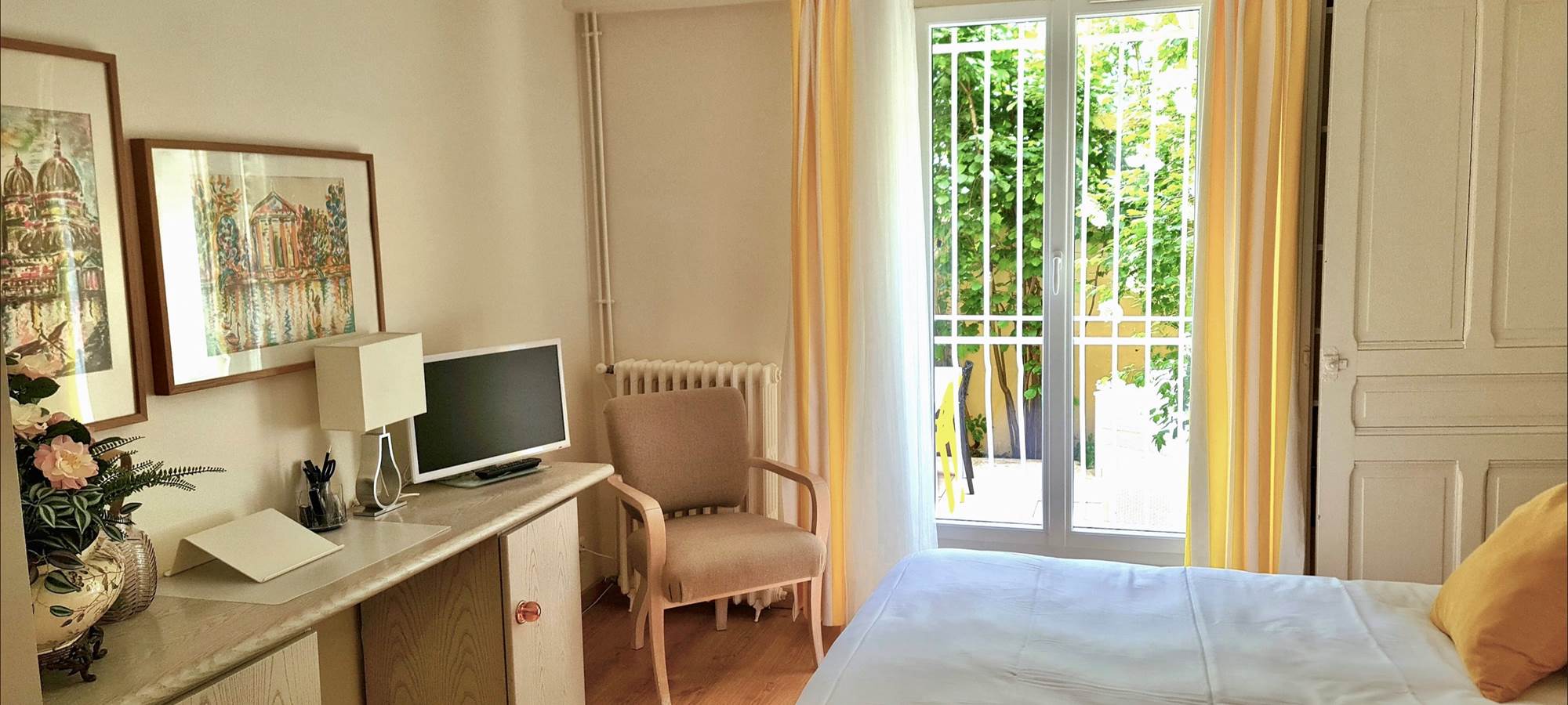 VILLA DU LAC VICHY - chambre bureau / console